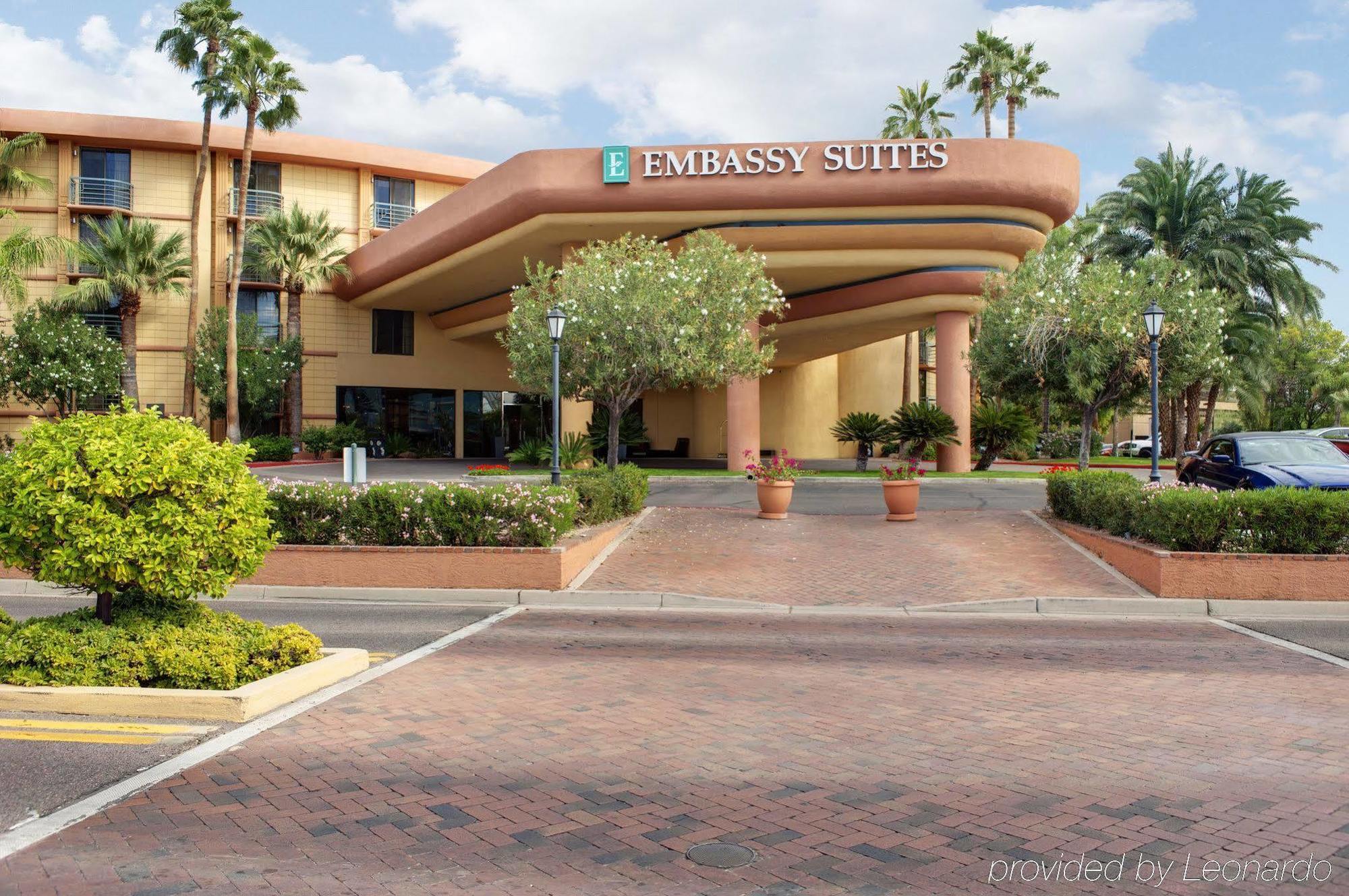 Embassy Suites By Hilton Phoenix Biltmore Exterior photo